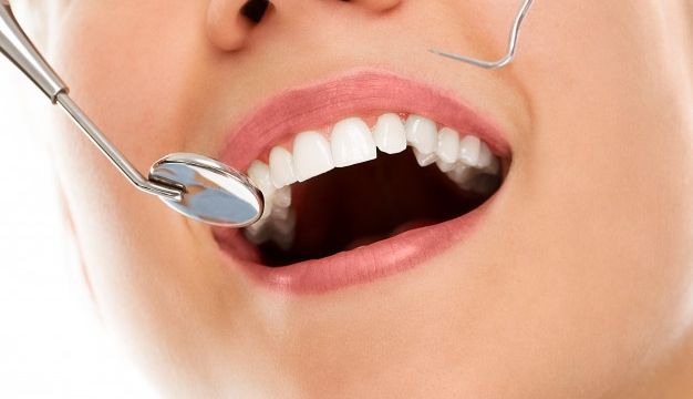Gum and Your Oral Health: To Chew Or Not To Chew?