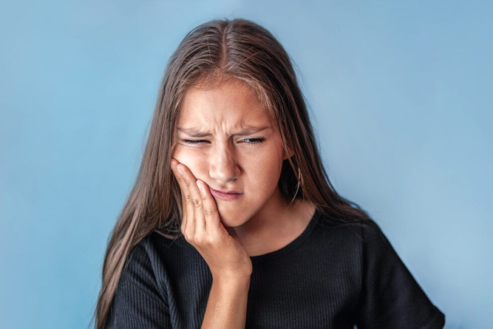 What to Do If Your Child Chips or Knocks Out a Tooth? - Slipacoff ...